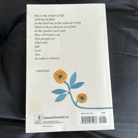 Rupi Kaur | The sun and her flowers | Milk and honey | set of 2 | Books - Picture 14 of 16